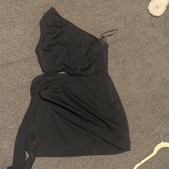 Superdown Elegant Black Wrap Skirt - Picture 3 of 4